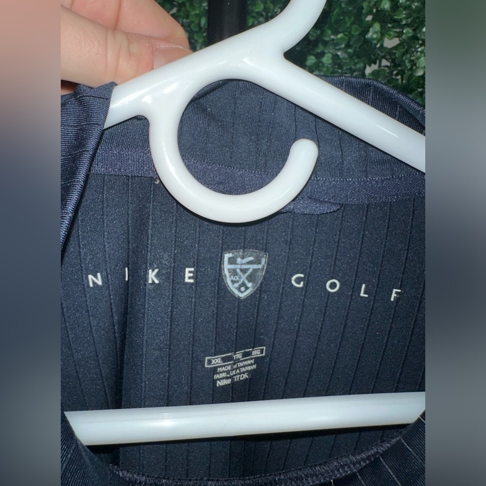 Men’s Nike Golf Shirt - Picture 6 of 6